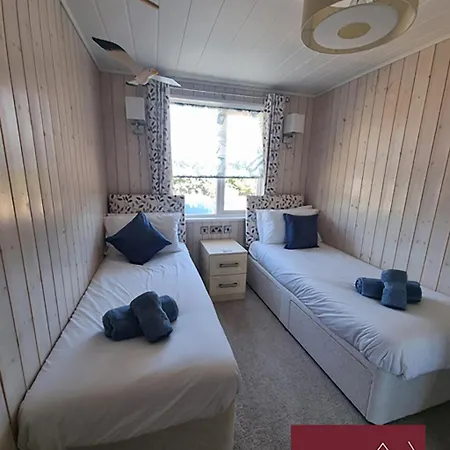 Milford On Sea - 4 Bedroom Lodge In Shorefield Country Park Exterior photo