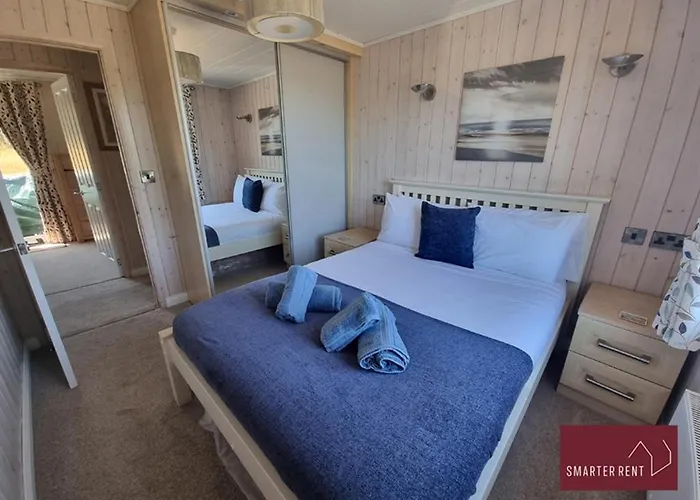 Milford On Sea - 4 Bedroom Lodge In Shorefield Country Park