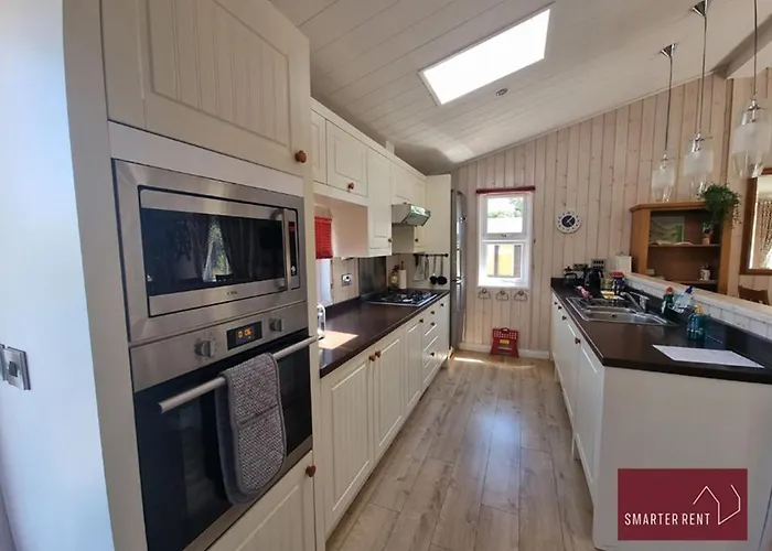 Milford On Sea - 4 Bedroom Lodge In Shorefield Country Park