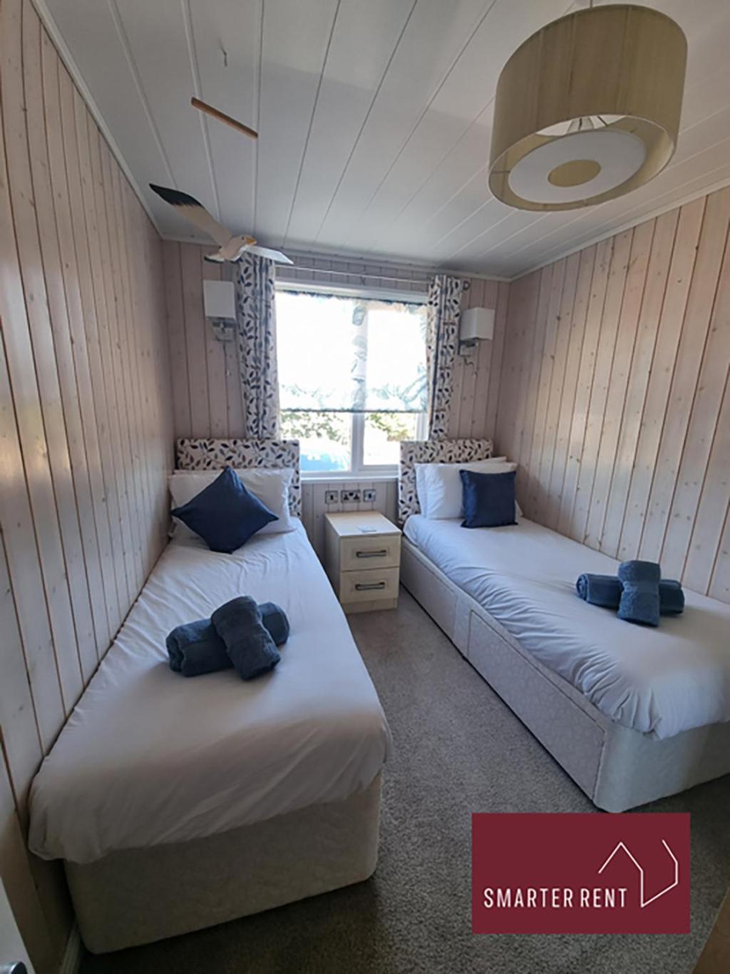 - 4 Bedroom In Shorefield Country Park Milford on Sea